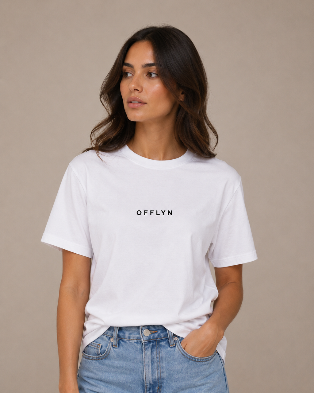 OFFLYN organic core tee lifestyle female